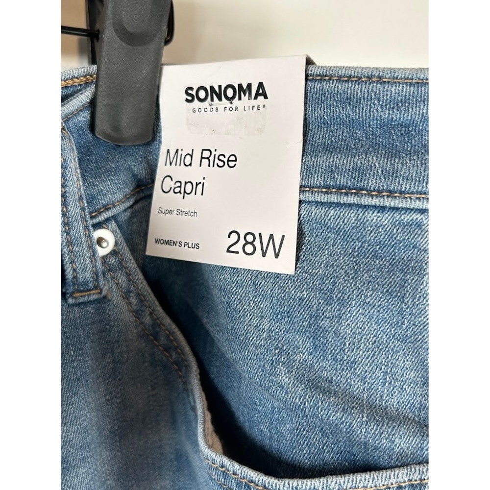 Sonoma Goods For Life Mid Rise Capri Jeans Light Wash Blue Super Stretch 28W NEW - Picture 3 of 6